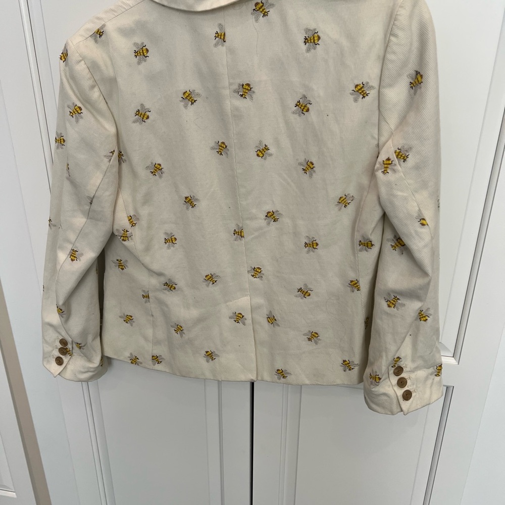 Elegant Cream Bee Pattern Blazer - Picture 2 of 2